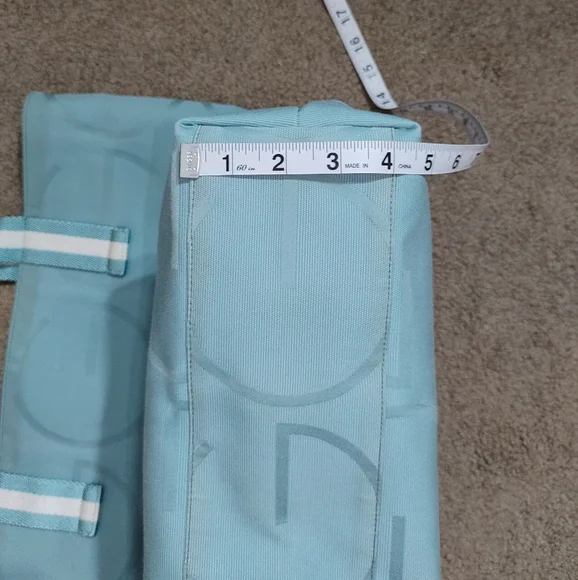 GUCCI Teal Tote with Monogram Design - Picture 9 of 9